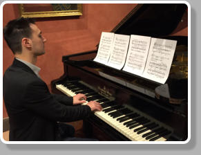 Playing the piano of Puccini. Lucca, Puccini museum, 2016